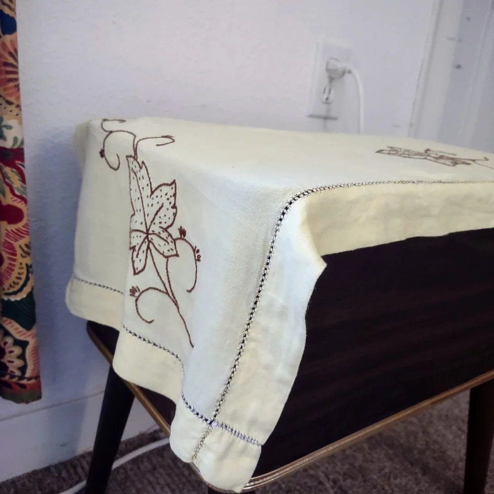 Sunshine Yellow Brown Oak Leaf Vintage Hand Embroidered Table Runner